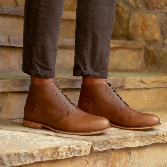 New! Nisolo Everyday Chukka Leather Bootin Brown
